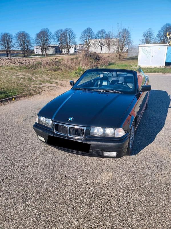 Gebraucht BMW 320 Cabriolet 150 PS (110 kW) 1995 Schwarz Cabrio