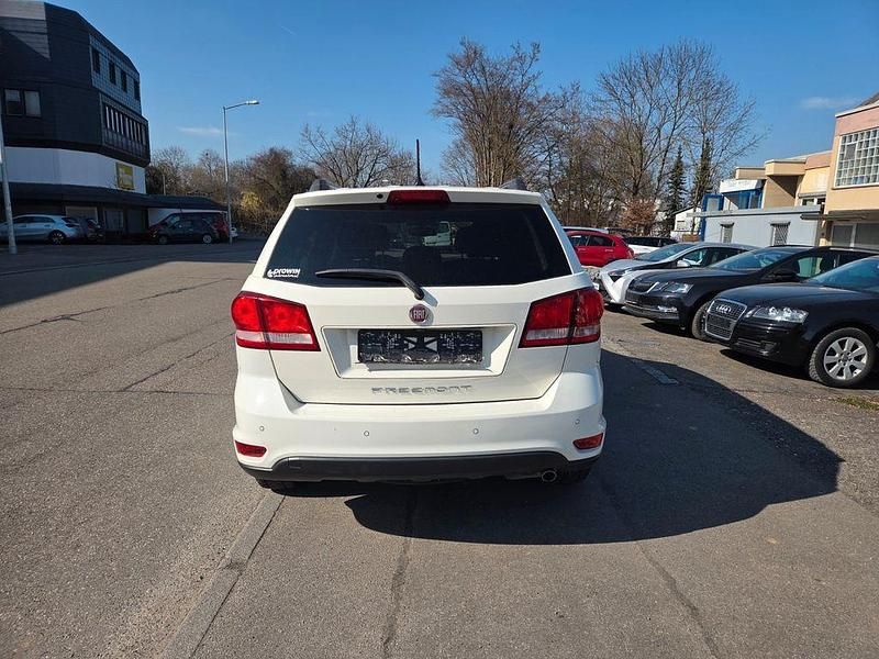 Gebraucht Fiat Freemont 170 PS (125 kW) 2015 Weiß SUV