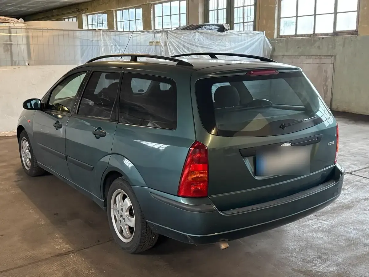 Usata Ford Focus 115 CV (84 kW) 2002 Verde Station wagon