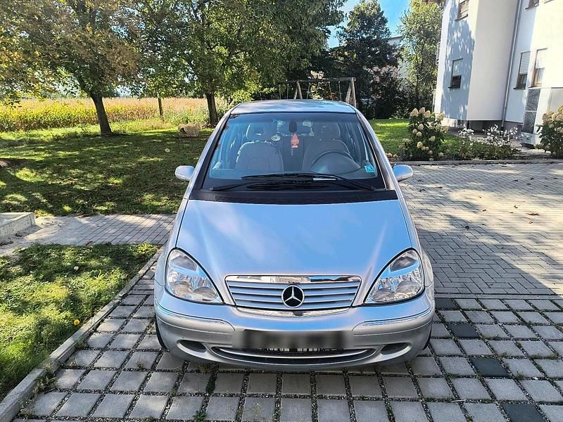 Silber Gebraucht 2004 Mercedes A190 Limousine | 1.950 € (Superpreis) - Bild 1/4