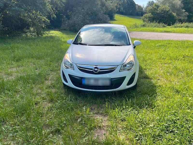 Weiß Gebraucht 2012 Opel Corsa Kleinwagen | 2.500 € (Guter Preis) - Bild 1/4