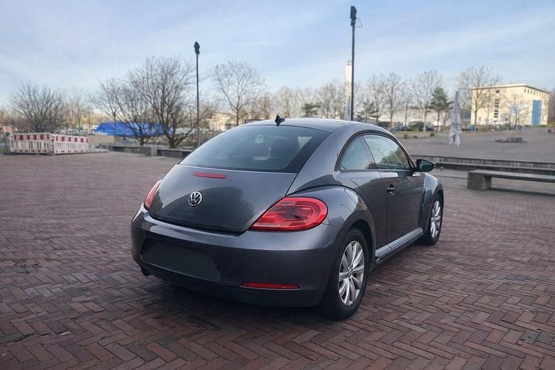 Gebraucht VW Beetle 105 PS (77 kW) 2013 Grau Kleinwagen