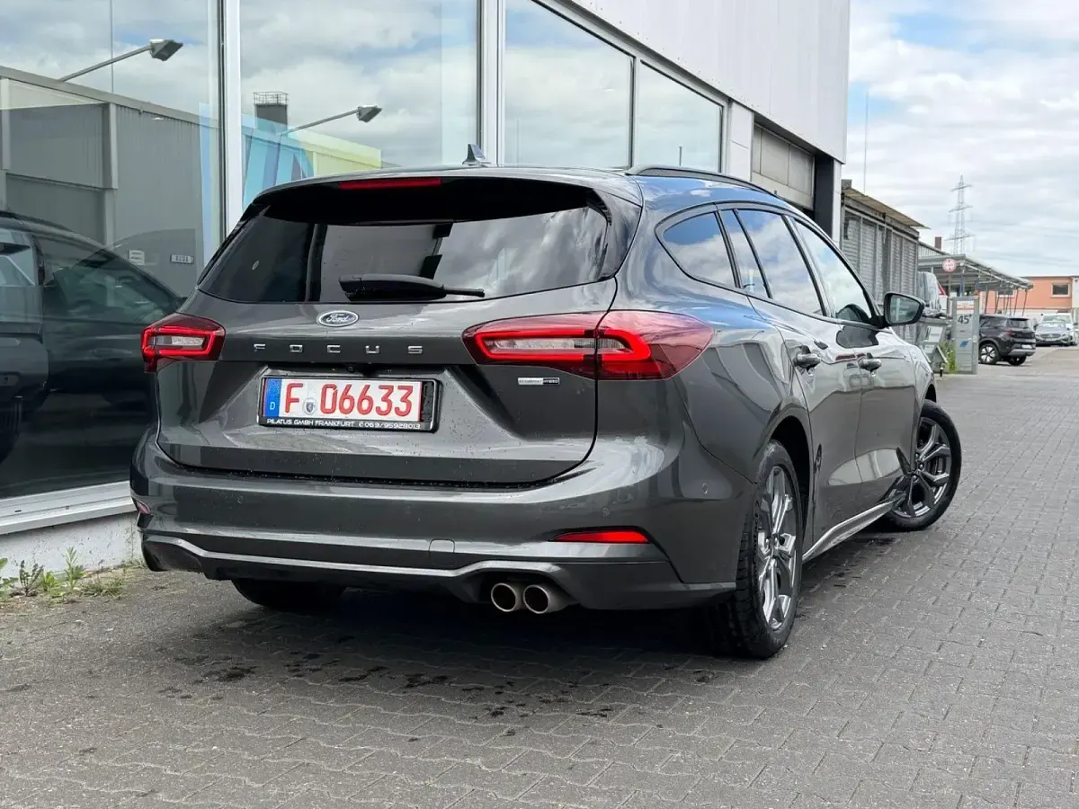 Gebraucht Ford Focus ST-Line X 155 PS (114 kW) 2023 Grau Kombi