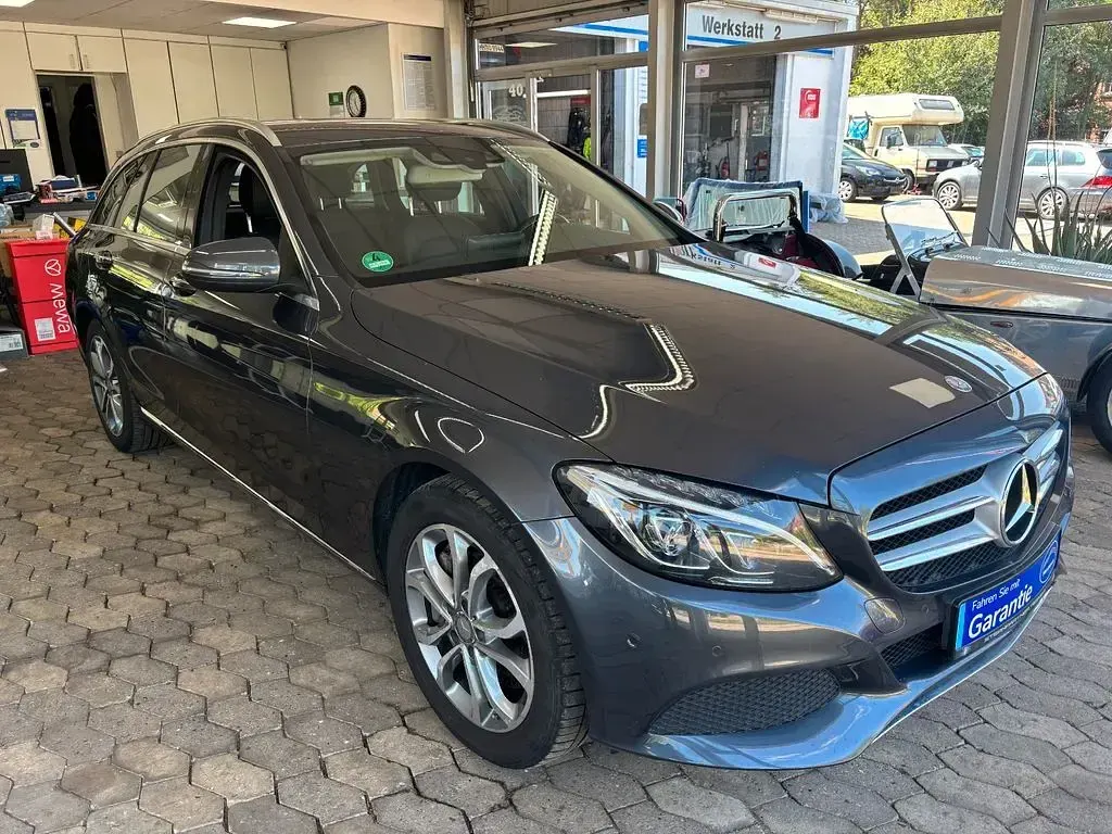 Gebraucht Mercedes C350e 211 PS (155 kW) 2015 Grau Kombi