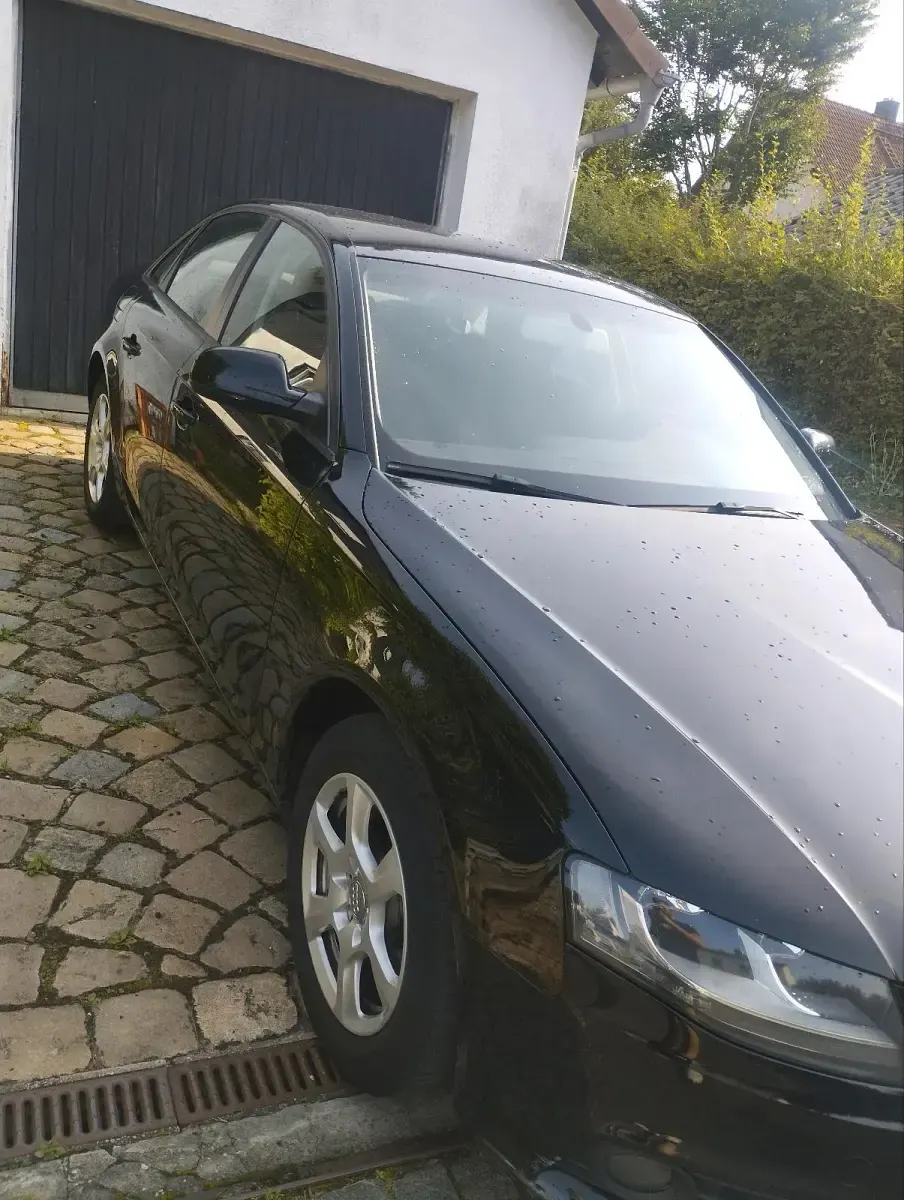 Gebraucht Audi A4 120 PS (88 kW) 2009 Schwarz Limousine