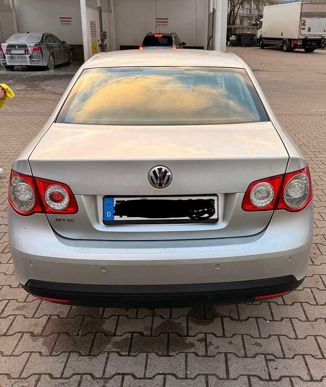 Gebraucht VW Jetta Comfortline 122 PS (89 kW) 2007 Silber Limousine