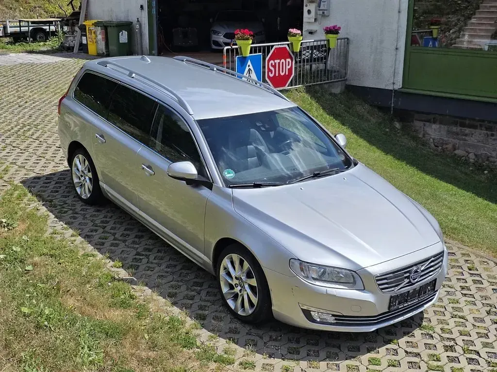 Gebraucht Volvo V70 Momentum 181 PS (133 kW) 2015 Silber Kombi