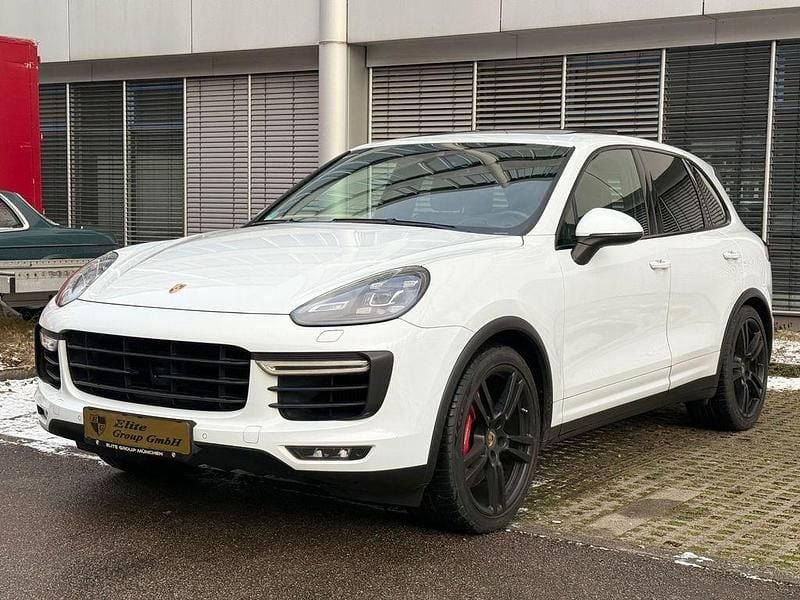 Gebraucht Porsche Cayenne Turbo Chrono 519 PS (381 kW) 2016 Weiß SUV