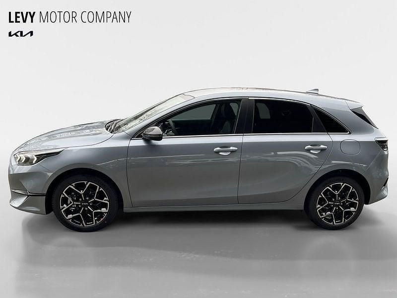 Neu Kia Ceed 101 PS (74 kW) 2025 Lunarsilber metallic Kleinwagen