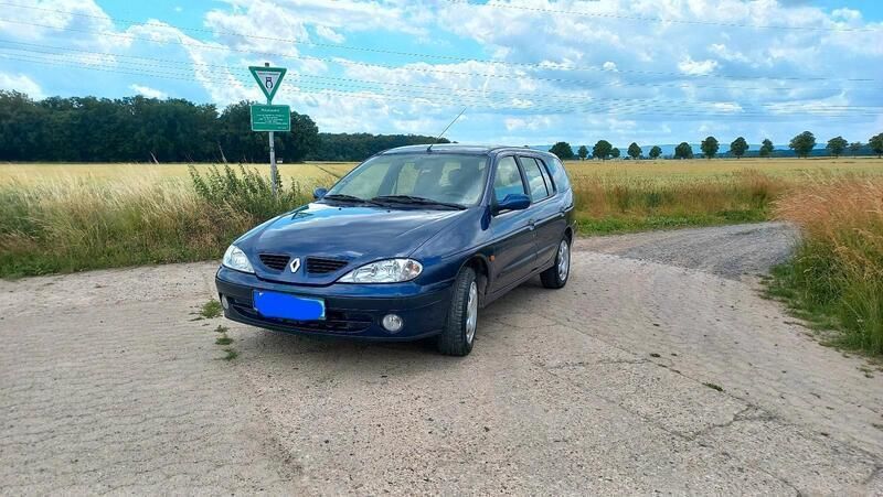 Blau Gebraucht 2003 Renault Mégane GrandTour Kombi | 1.500 € (Fairer Preis) - Bild 1/4