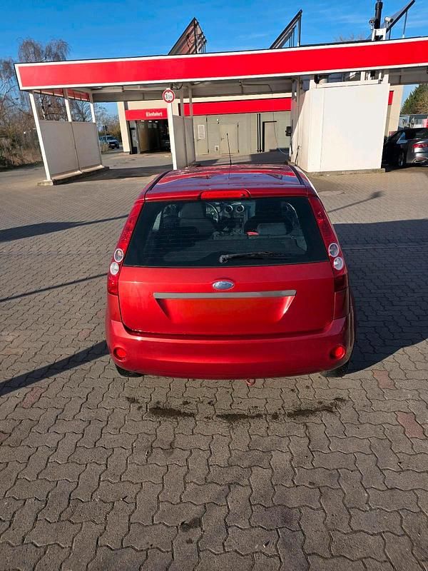 Gebraucht Ford Fiesta 80 PS (58 kW) 2006 Rot Kleinwagen