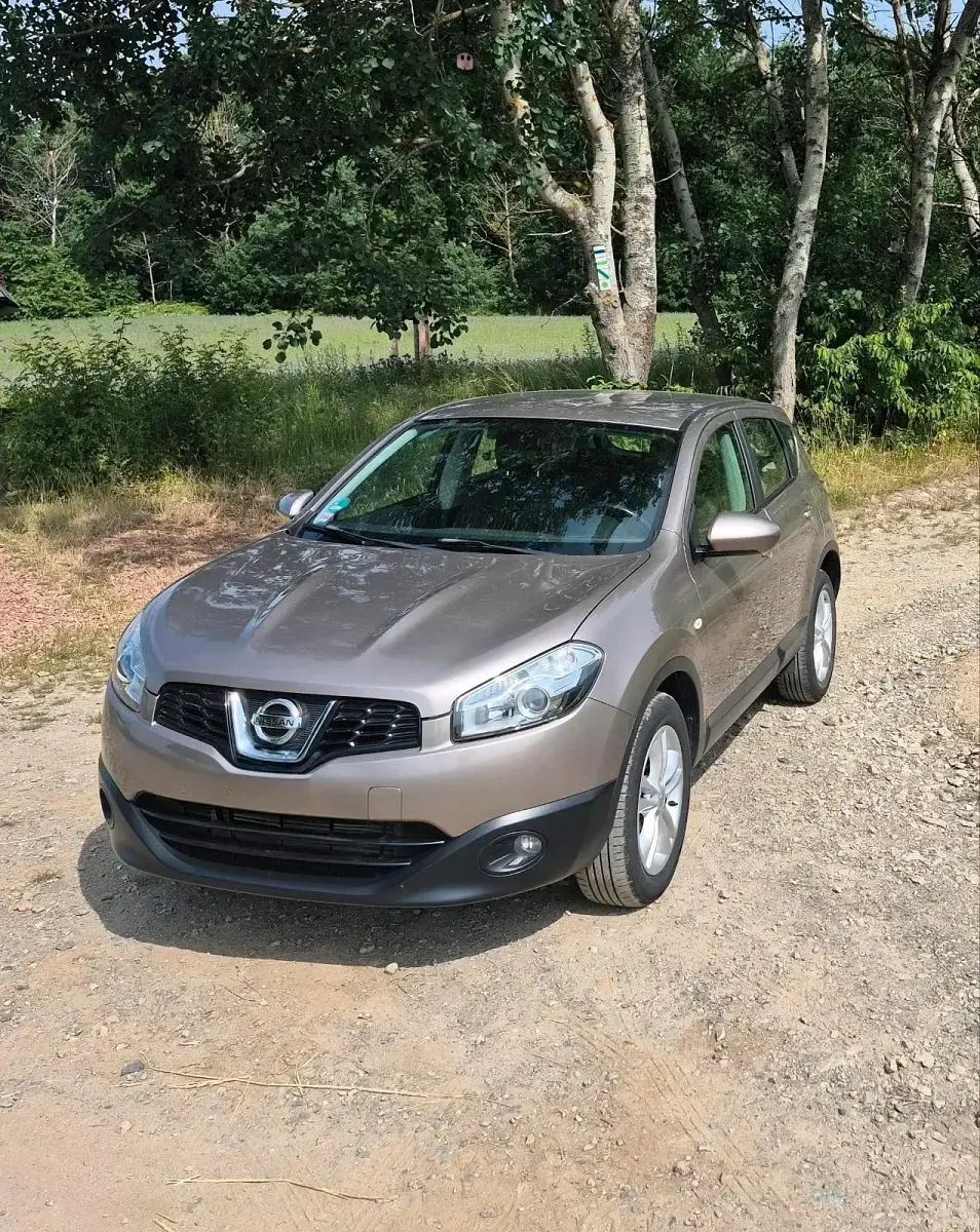 Gebraucht Nissan Qashqai Acenta 130 PS (95 kW) 2012 Braun SUV