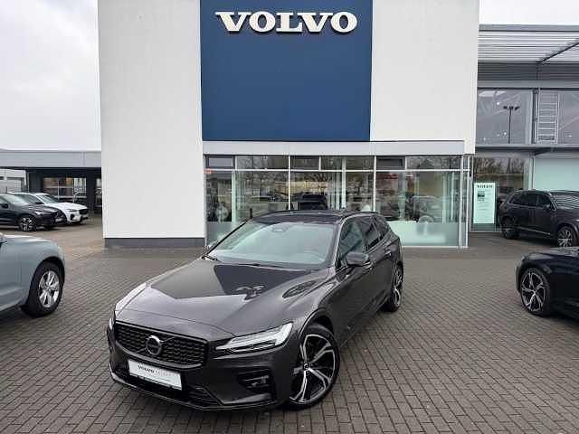 Gebraucht Volvo V60 145 PS (106 kW) 2025 Kombi