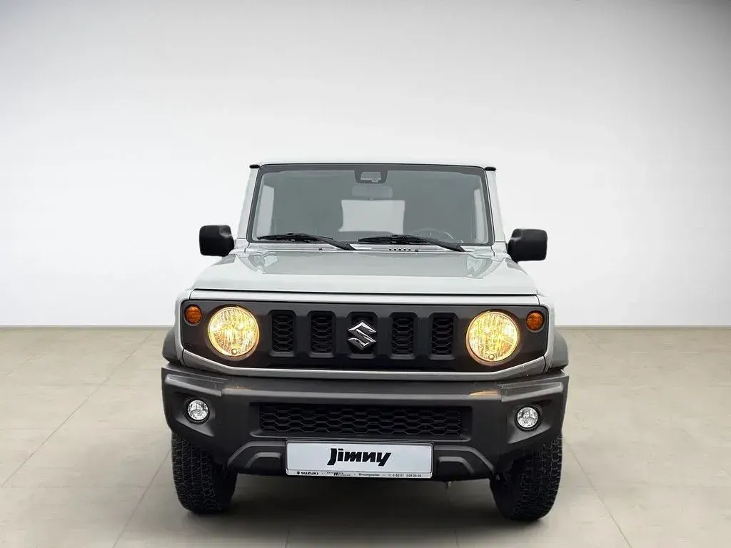 Gebraucht Suzuki Jimny 102 PS (75 kW) 2023 Silber SUV