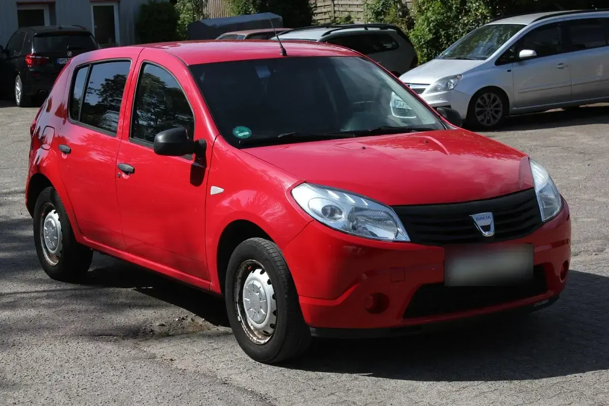 Gebraucht Dacia Sandero Basis 75 PS (55 kW) 2009 Rot Kleinwagen