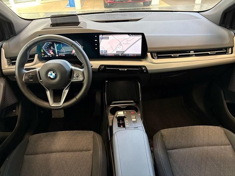 Gebraucht BMW 220 Luxury Line 156 PS (114 kW) 2023 Schwarz Van / Kleinbus