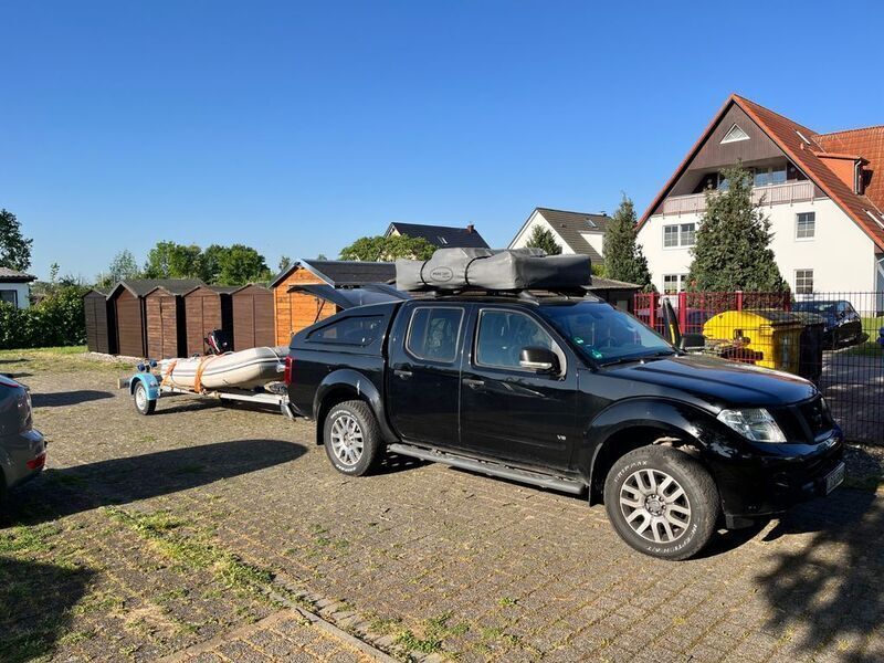 Schwarz Gebraucht 2014 Nissan Navara Abholung | 15.500 € - Bild 1/4