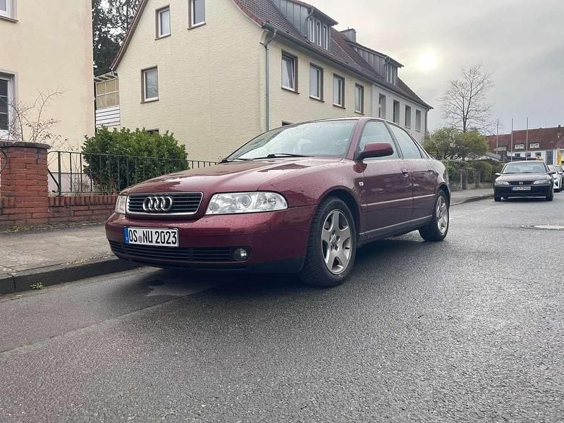 Rot Gebraucht 2000 Audi A4 Limousine | 899 € (Superpreis) - Bild 1/4