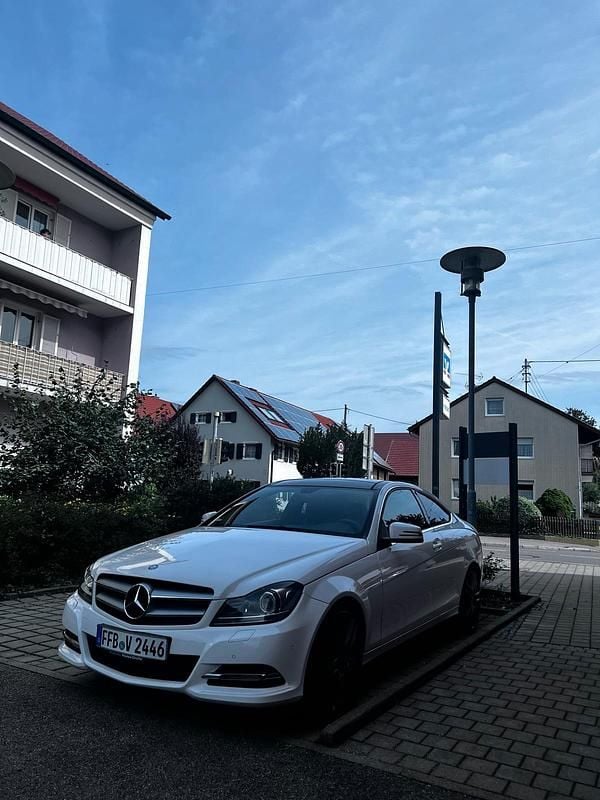 Gebraucht Mercedes C220 170 PS (125 kW) 2015 Weiß Coupé