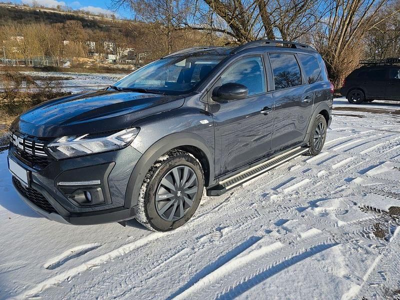 Gebraucht Dacia Jogger Comfort 101 PS (74 kW) 2022 Grau Van / Kleinbus
