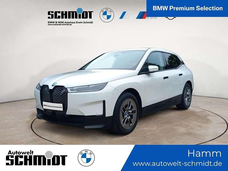 Alpinweiß Gebraucht 2022 BMW iX SUV | 47.989 € (Fairer Preis) - Bild 1/3