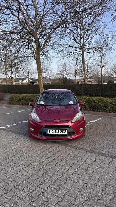 Gebraucht Ford Fiesta Ambiente 82 PS (60 kW) 2009 Violet Kleinwagen