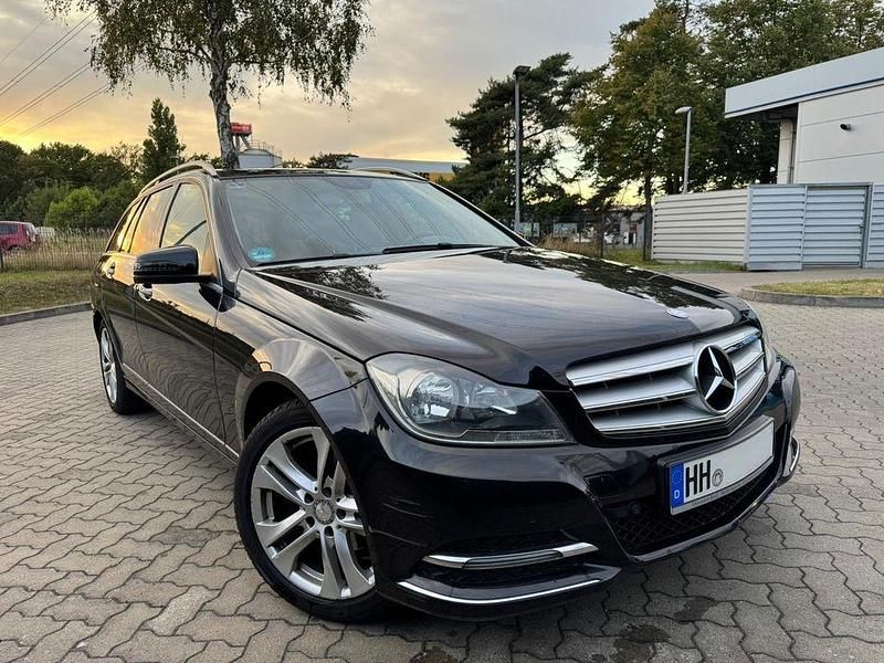 Gebraucht Mercedes C180 Avantgarde 156 PS (114 kW) 2013 Schwarz Limousine