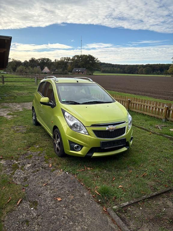 Grün Gebraucht 2010 Chevrolet Spark Kleinwagen | 1.600 € (Guter Preis) - Bild 1/4