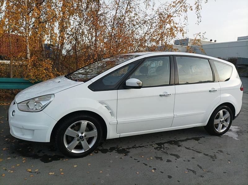 Gebraucht Ford S-MAX S 140 PS (102 kW) 2009 Weiß Van / Kleinbus