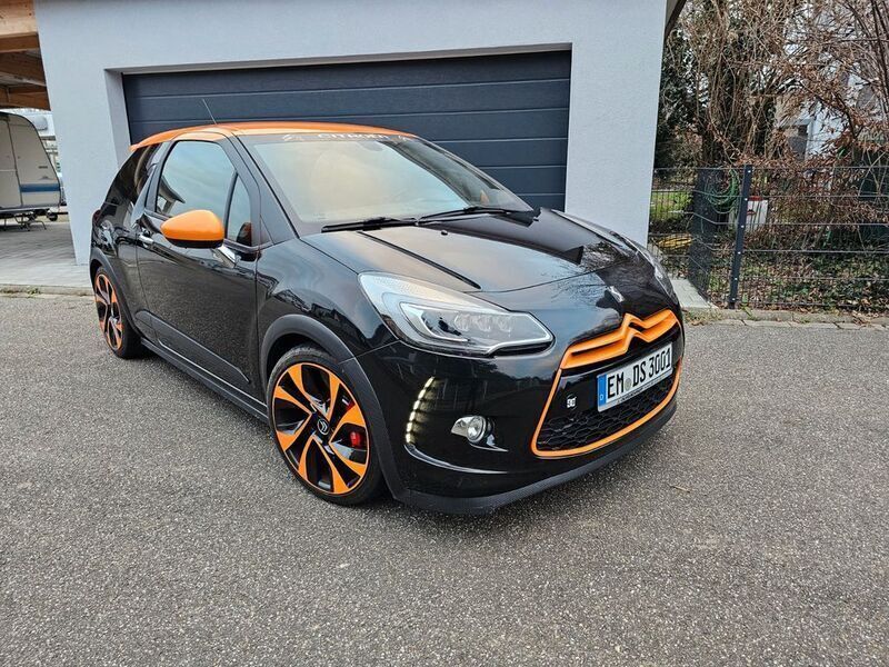 Schwarz Gebraucht 2011 Citroën DS3 Kleinwagen | 10.899 € (Teuer) - Bild 1/4