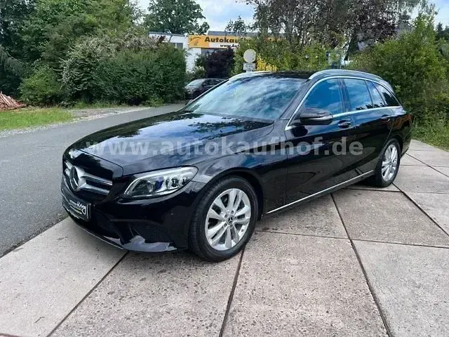 Gebraucht Mercedes C220 Avantgarde 194 PS (142 kW) 2019 Schwarz Kombi