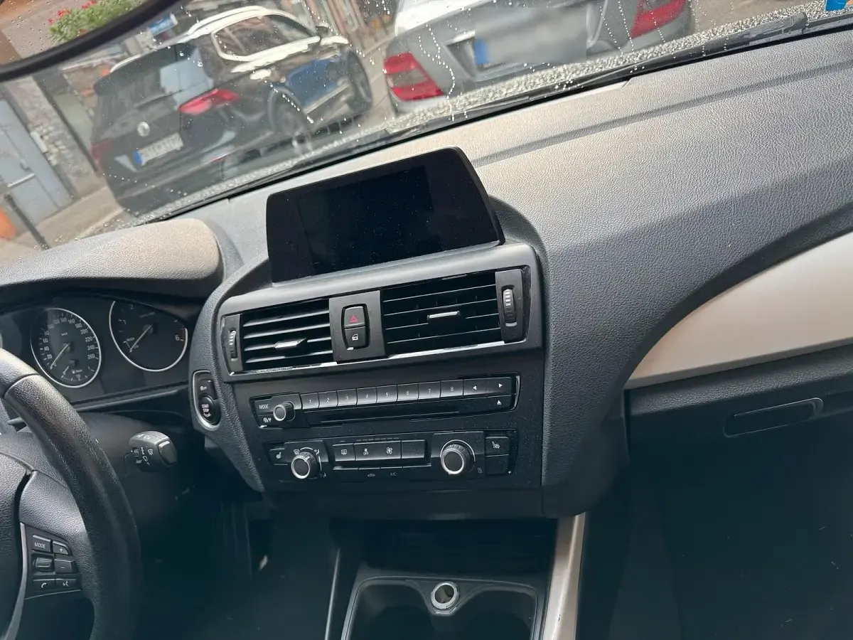 Gebraucht BMW 116 116 PS (85 kW) 2013 Schwarz Kleinwagen