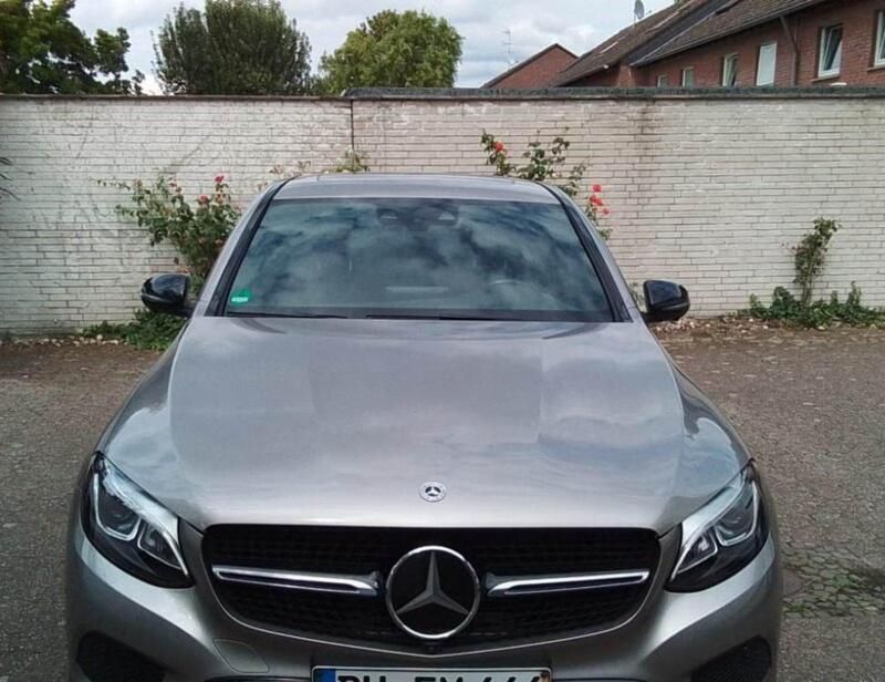 Andere außenfarben Gebraucht 2018 Mercedes GLC300 AMG line Coupé | 38.500 € (Fairer Preis) - Bild 1/4