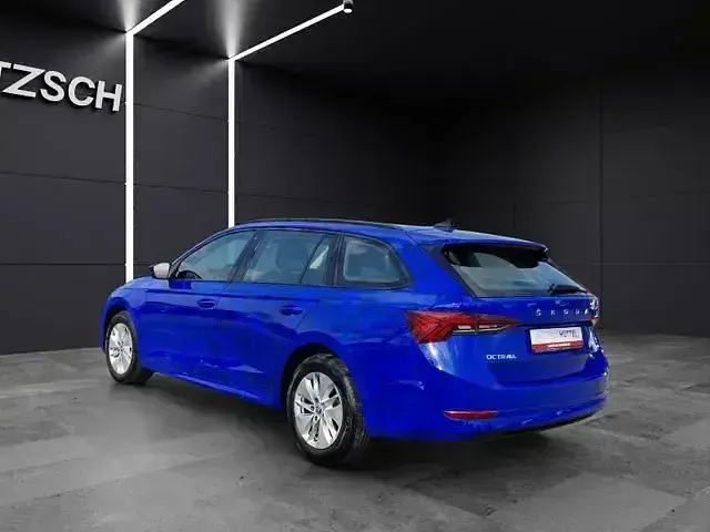 Gebraucht Skoda Octavia Ambition 150 PS (110 kW) 2023 Blau Kombi