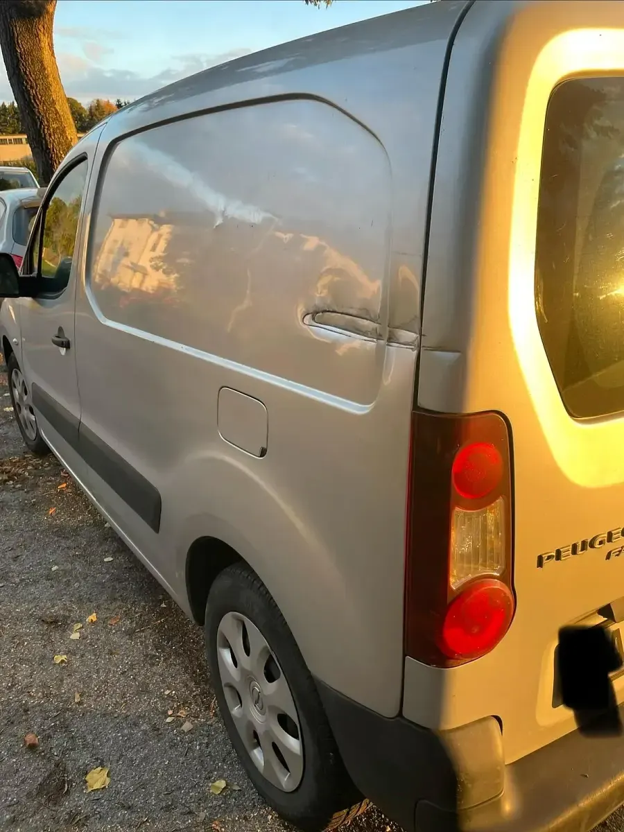 Gebraucht Peugeot Partner 75 PS (55 kW) 2011 Grau Van / Kleinbus