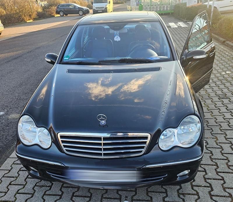 Gebraucht Mercedes 220 Avantgarde 150 PS (110 kW) 2005 Limousine