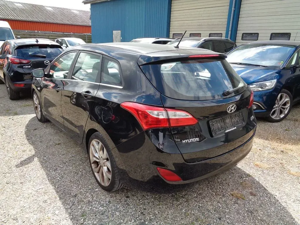 Gebraucht Hyundai i30 Premium 110 PS (80 kW) 2015 Schwarz Kombi