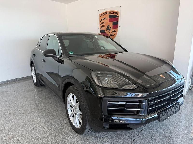 Gebraucht Porsche Cayenne 354 PS (260 kW) 2025 Chromitschwarz SUV
