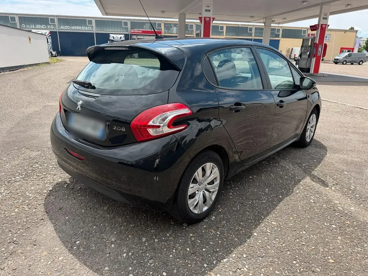 Gebraucht Peugeot 208 68 PS (50 kW) 2014 Kleinwagen