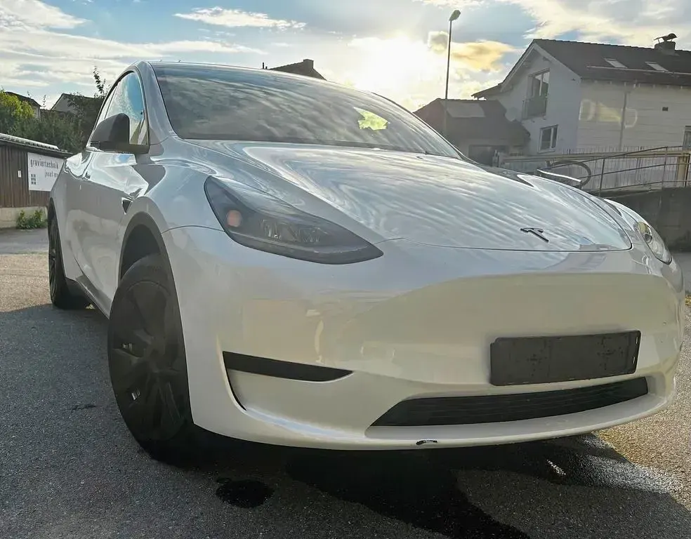 Gebraucht Tesla Model Y Standard Range 219 kW (299 PS) 2024 Weiß SUV