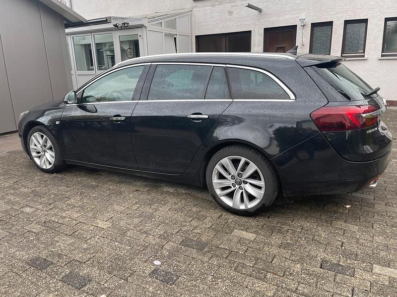 Gebraucht Opel Insignia 180 PS (132 kW) 2015 Schwarz Kombi