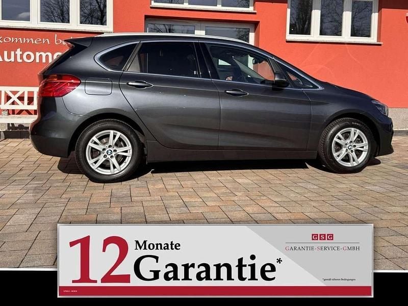 Gebraucht BMW 218 Advantage 140 PS (102 kW) 2019 Mineralgrau Van / Kleinbus