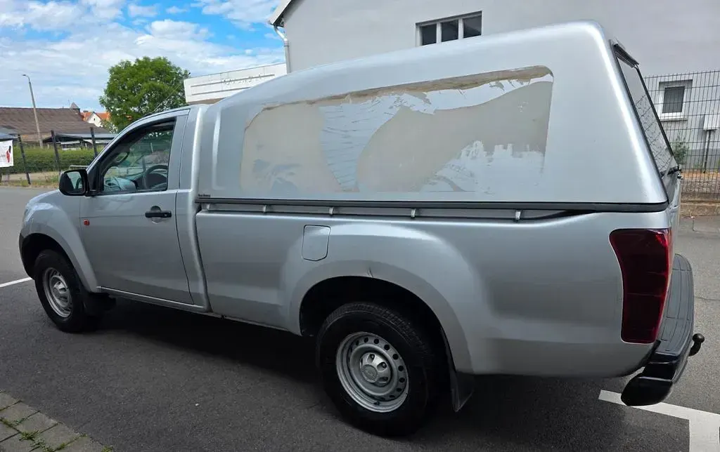 Gebraucht Isuzu D-Max 163 PS (119 kW) 2017 Silber Pickup