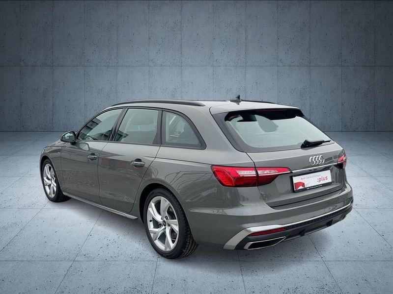 Gebraucht Audi A4 S-Line 136 PS (100 kW) 2024 Chronosgrau metallic Kombi
