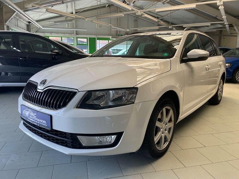 Weiß Gebraucht 2014 Skoda Octavia Limousine | 4.999 € (Teuer) - Bild 1/4