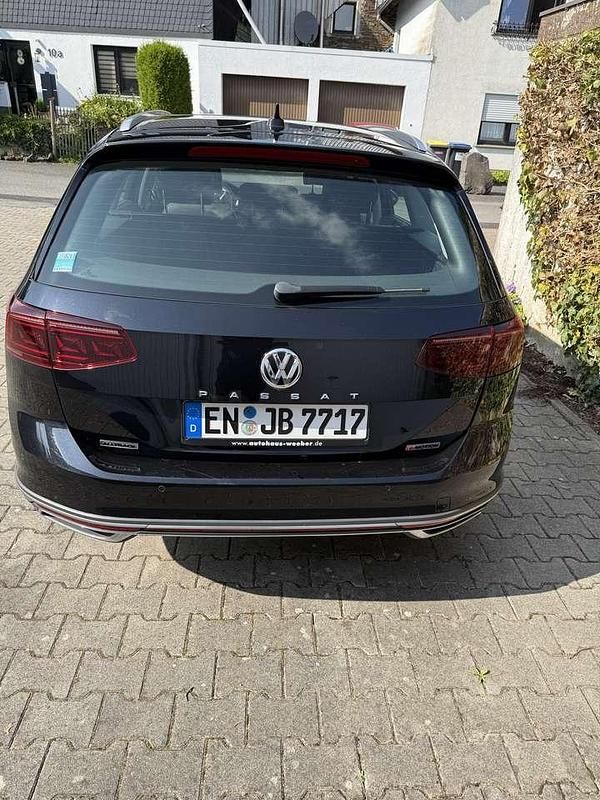 Gebraucht VW Passat Alltrack 239 PS (175 kW) 2019 Schwarz Kombi