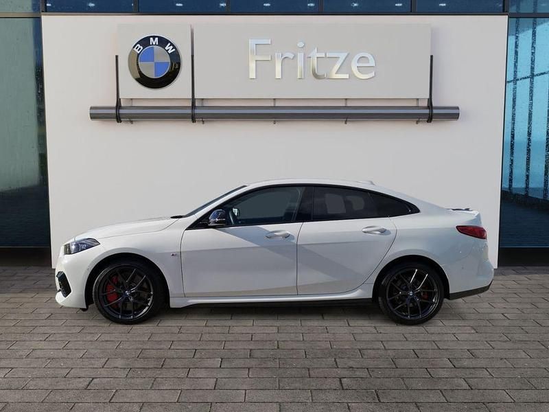 Gebraucht BMW 220 Performance 178 PS (130 kW) 2024 Weiß Coupé