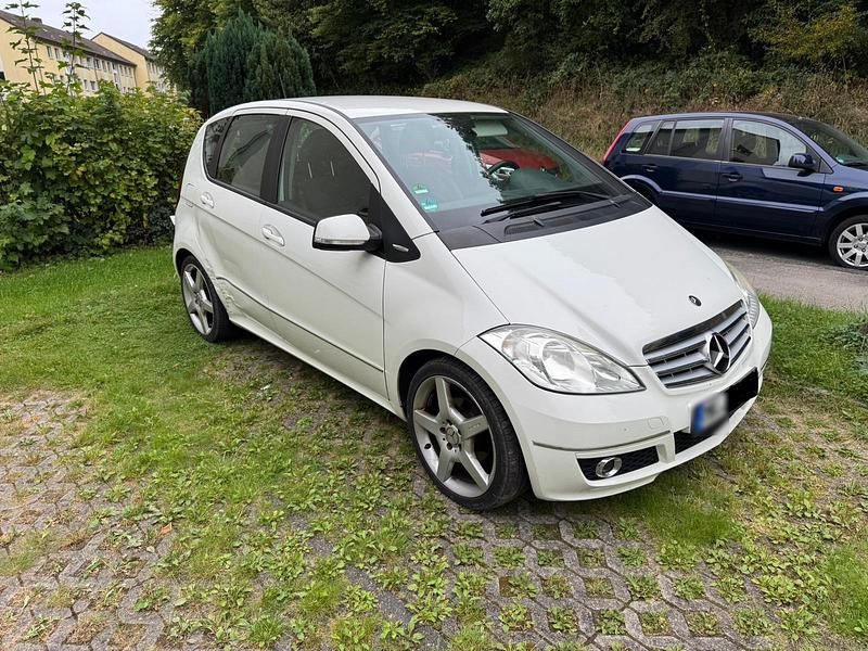 Gebraucht Mercedes A150 95 PS (69 kW) 2009 Weiß Limousine