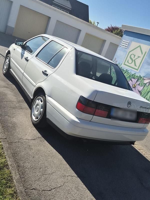 Second-hand VW Vento 75 CP (55 kW) 1996 Alb Berlinǎ