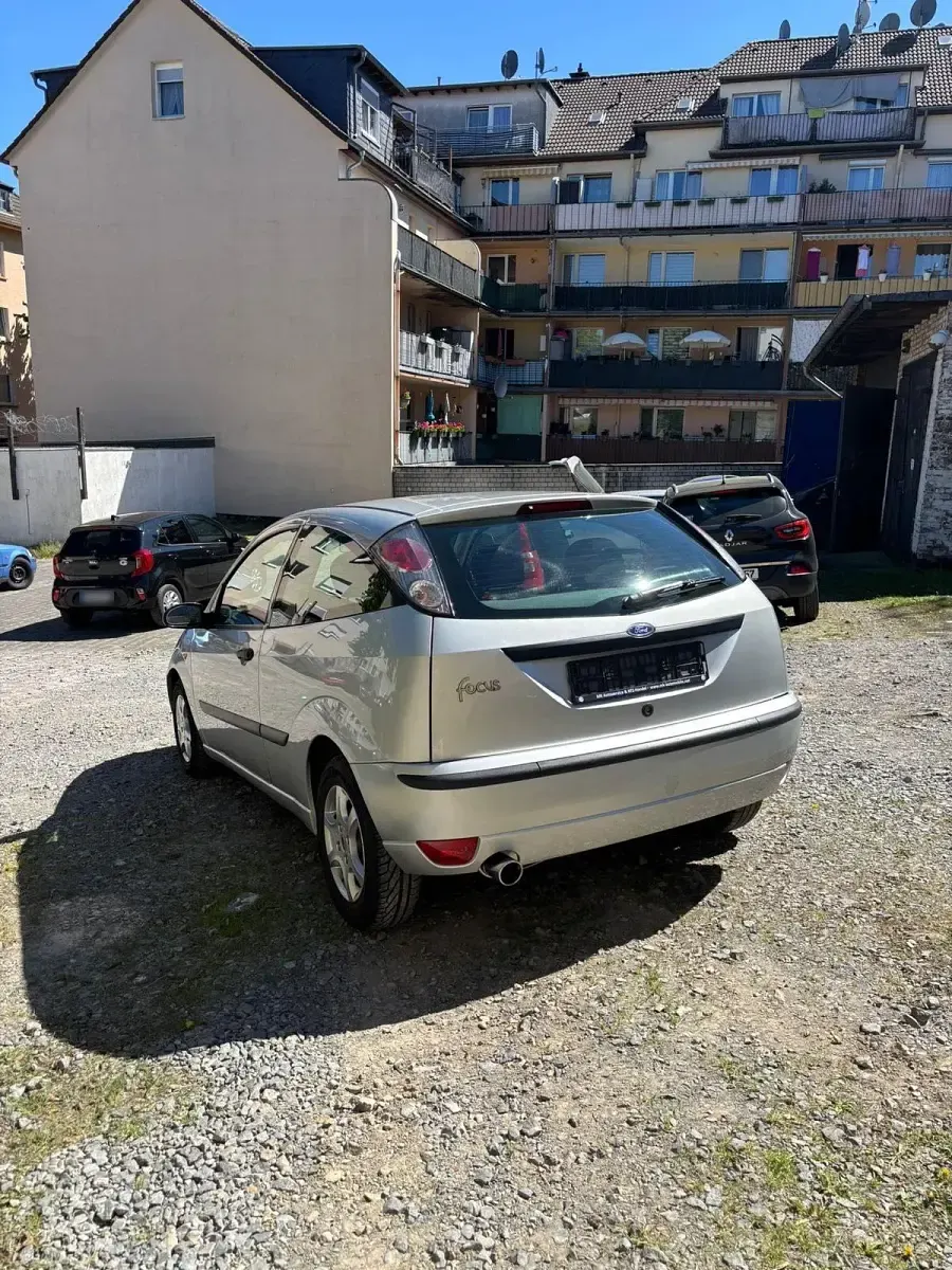 Gebraucht Ford Focus 110 PS (80 kW) 2005 Silber Kleinwagen